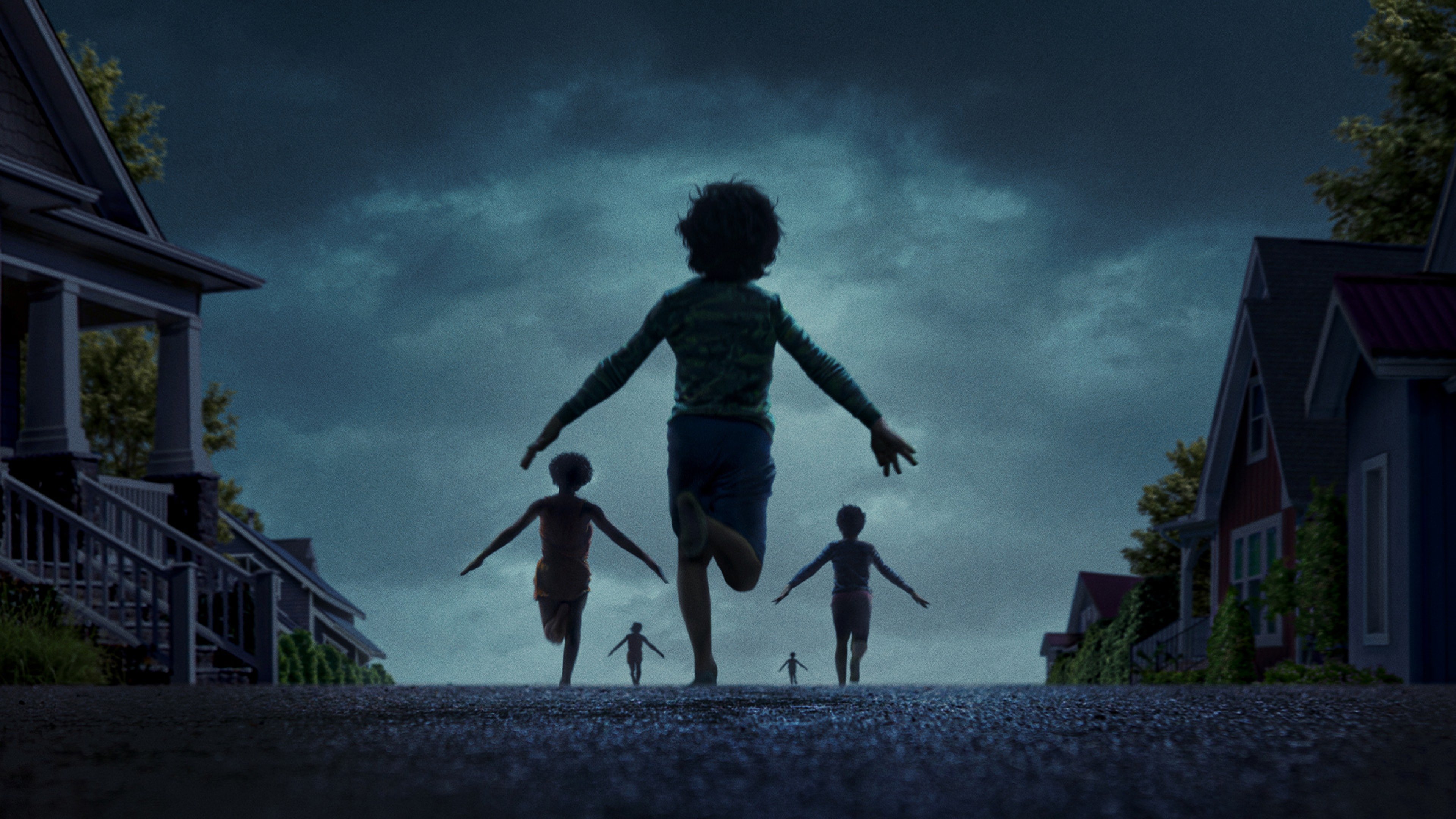 Weapons (2025) Review – Suburban Horror by Zach Cregger with Julia Garner & Josh Brolin